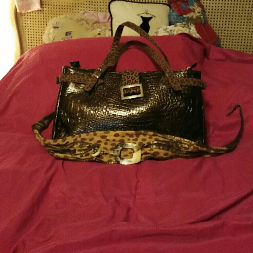 Leopard trim bag shiny leather with buckle and bel